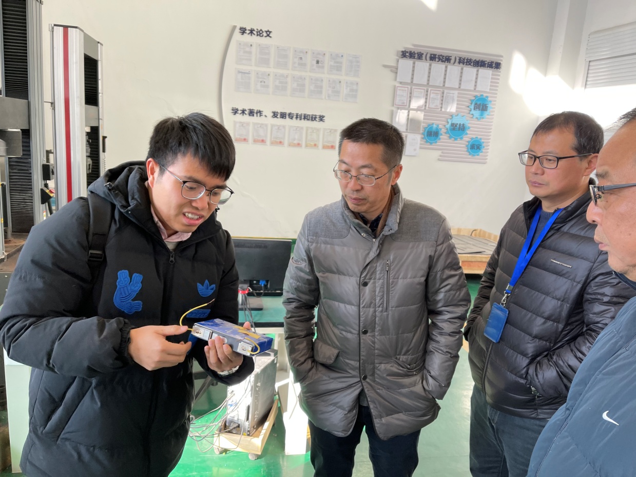 说明: 4b461bea9e4ee047c4a1dac232566b4