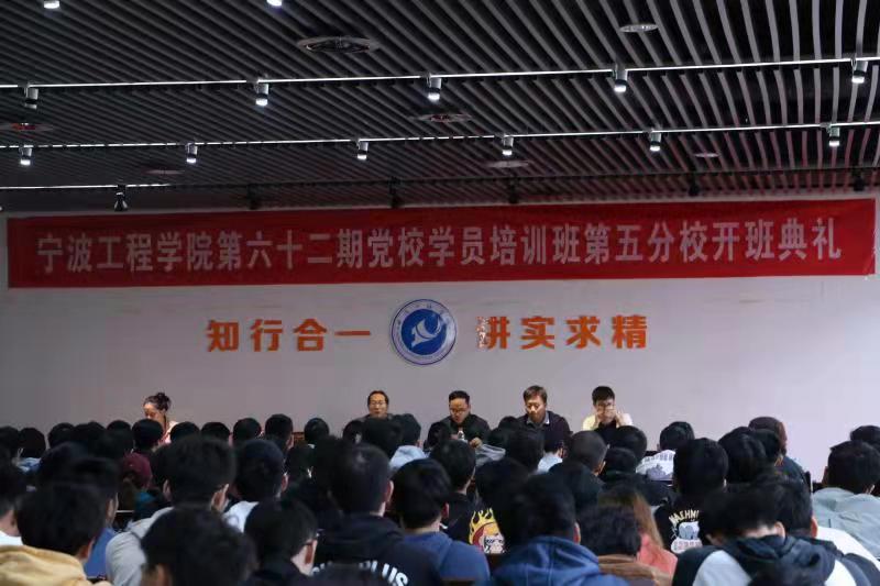 说明: fefa010dda98319c42bddff6965be89